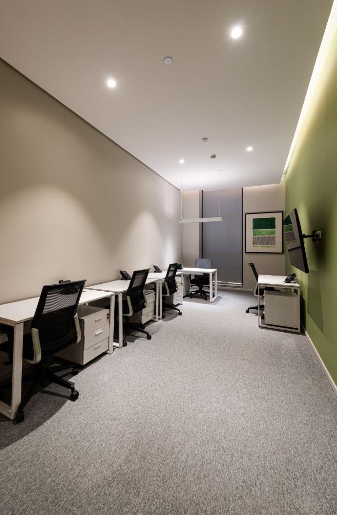 Internal Premium Office